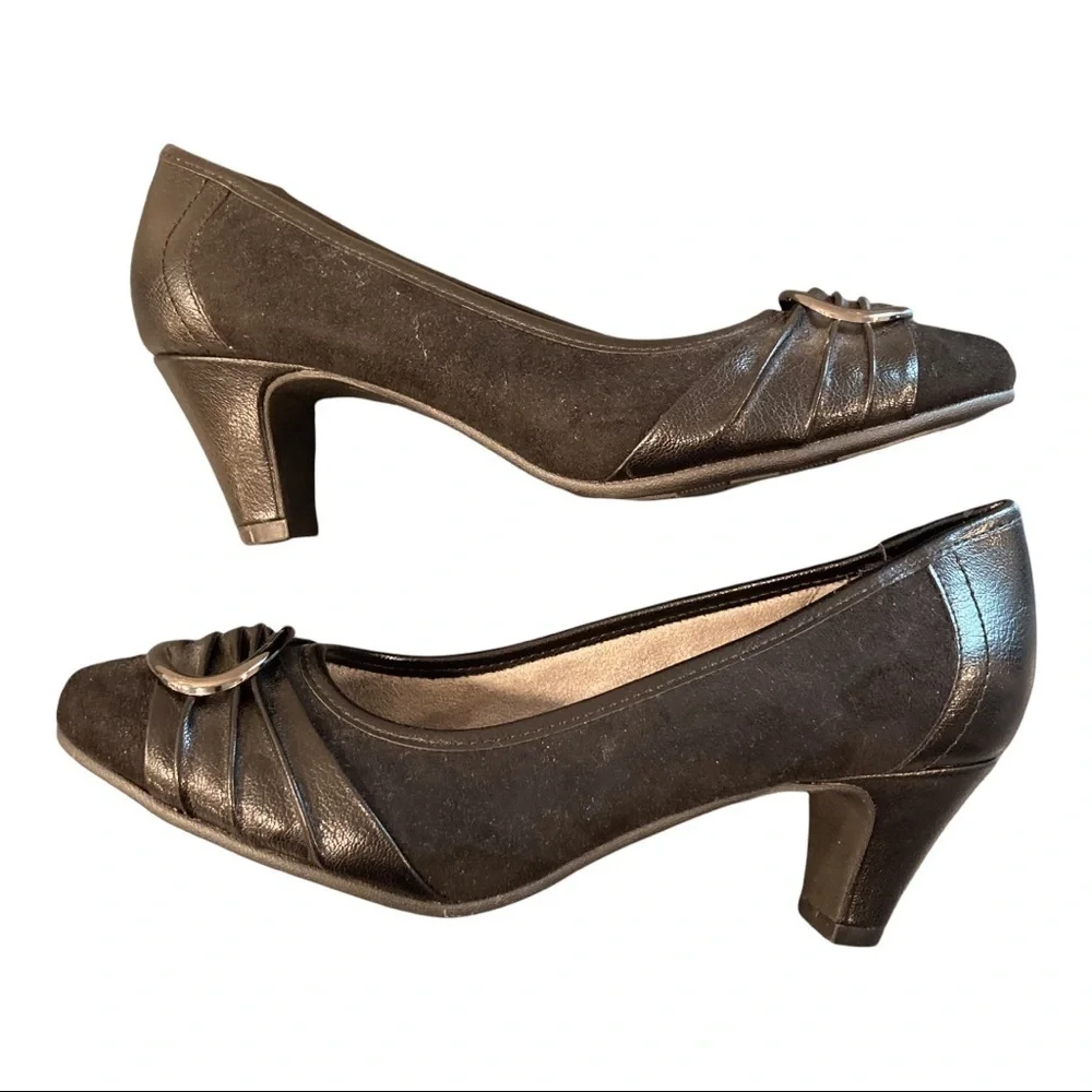 Andiamo sz 9.5 Belle black vegan leather buckle accent heels